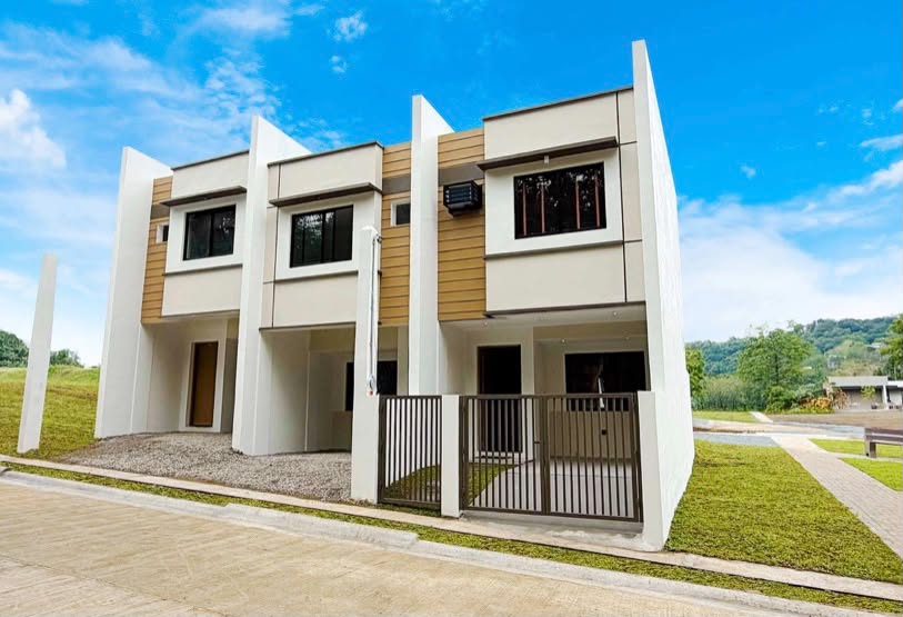 MODERN TOWNHOUSE in Antipolo Rizal